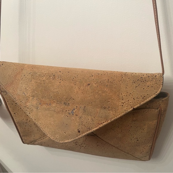 Unique purse-cork like material - Picture 7 of 9